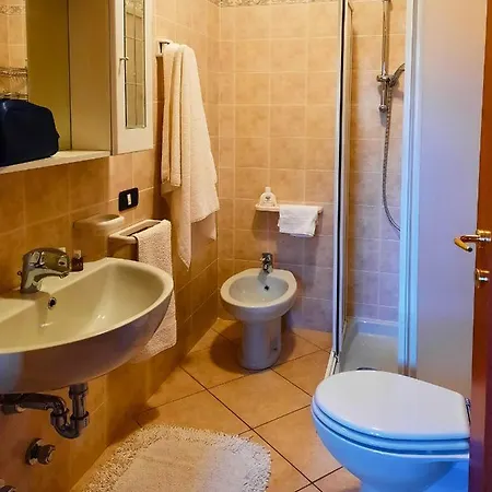 Robertalagocomo Граведона