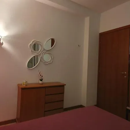 Appartamento Robertalagocomo *